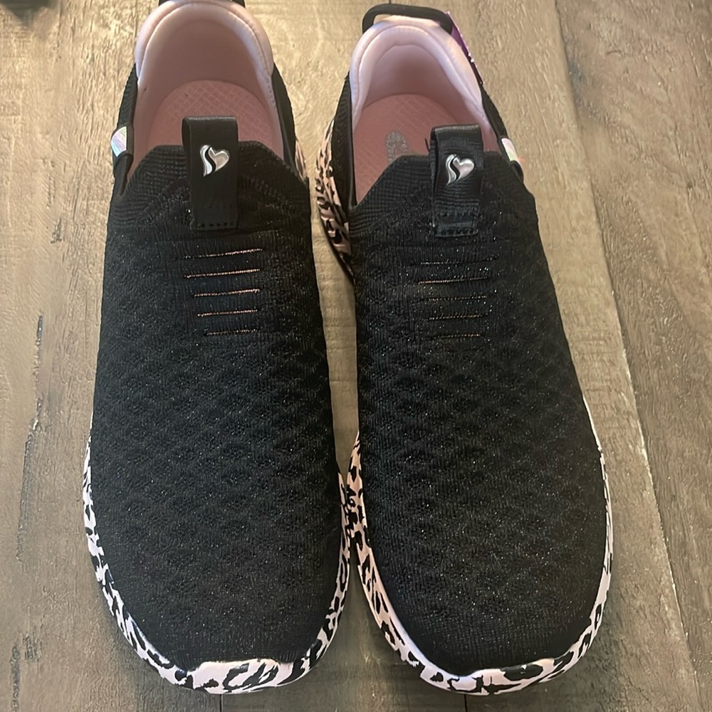 Skechers Black and Pink Women's Sneakers
